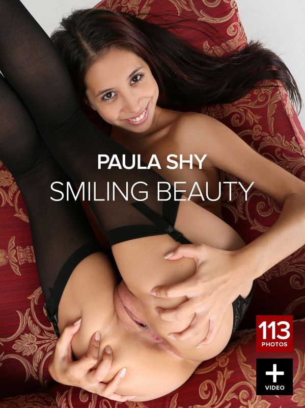 Paula Shy - Smiling Beauty | 3000px